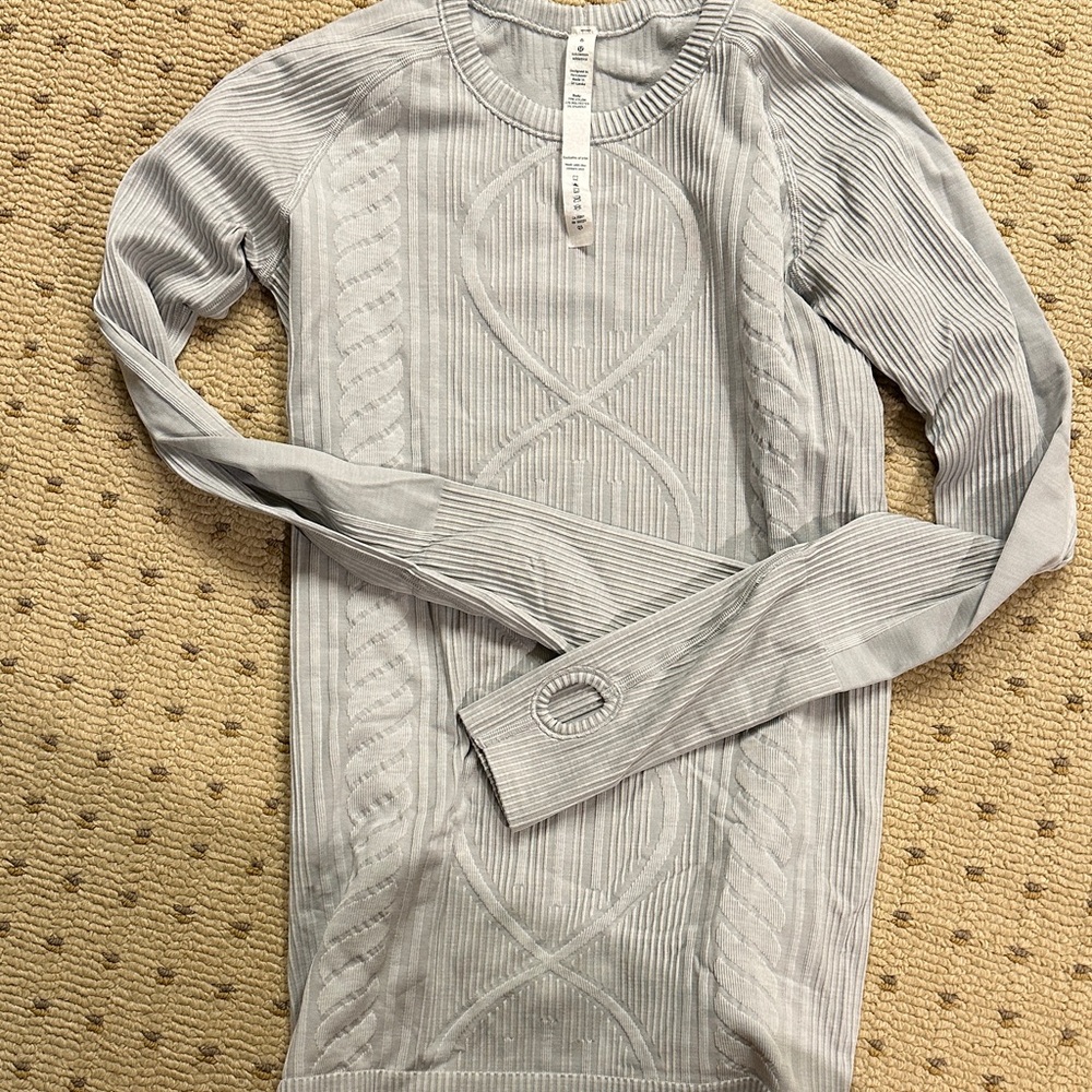 Lululemon athletic long sleeve size 6